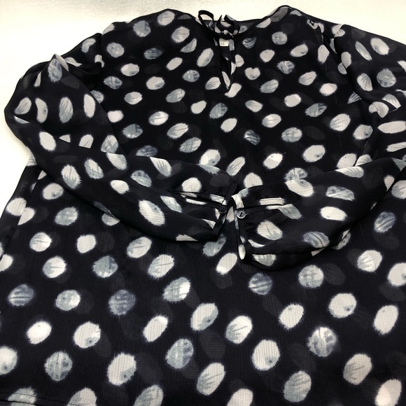 04 Navy Polka Dot Blouse Size 4-6 Tie Neck Sheer - Picture 10 of 10